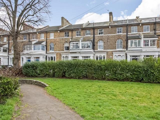 Flat for sale in Anerley, Greater London