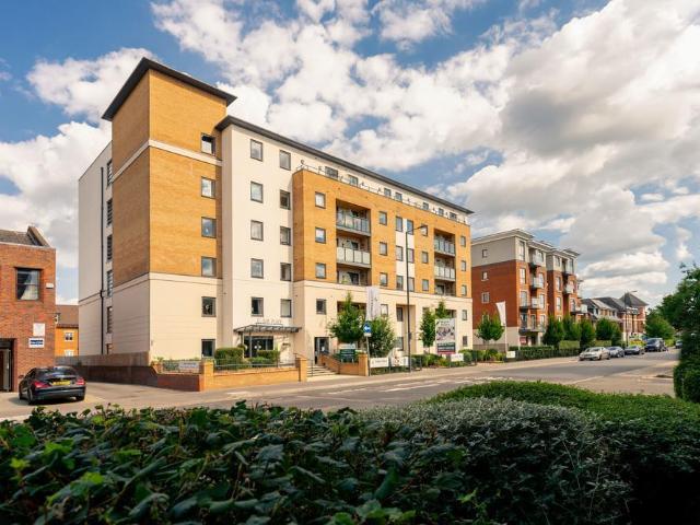 Flat for sale in Fishery, Maidenhead