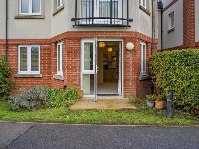 Flat for sale in Lymington, New Forest