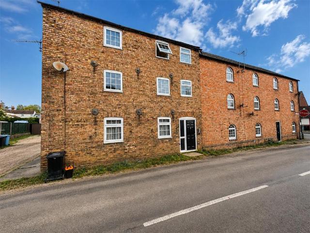 Flat for sale in Barholm, Lincolnshire