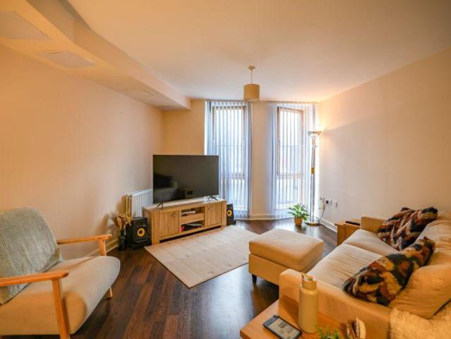 Flat for sale in Spike Island, Feckenham