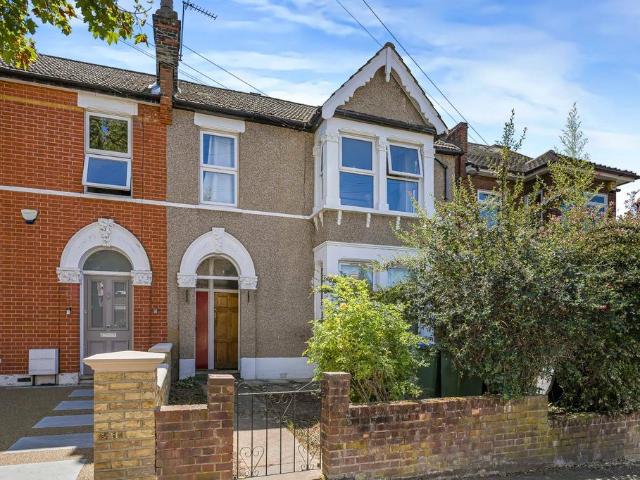 Flat for sale in Well Hall, Greater London