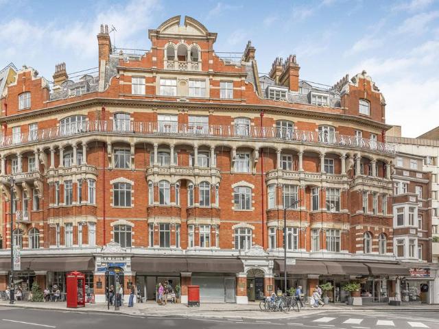 Flat for sale in City of Westminster, Greater London