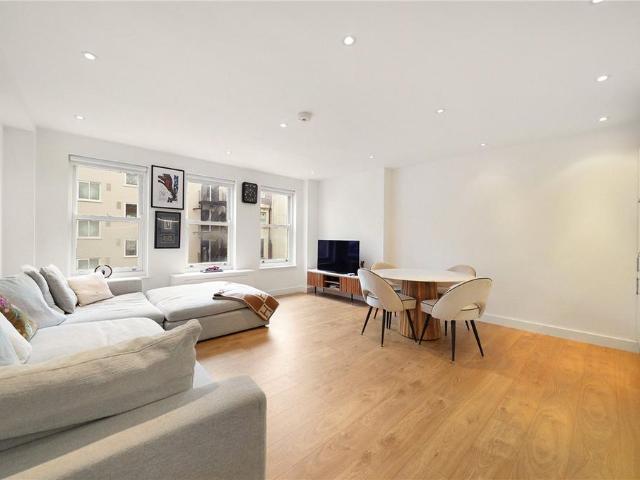 Flat for sale in East Marylebone, Mayfair