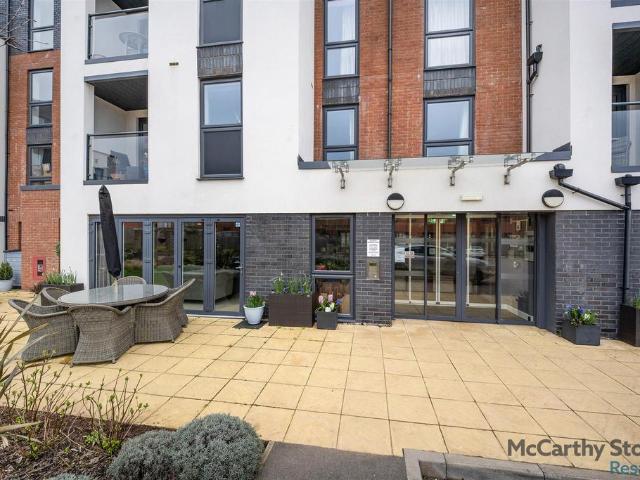 Flat for sale in Blossomfield, West Midlands