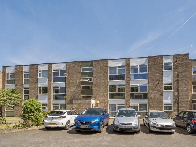 Flat for sale in Kidbrooke, Greater London