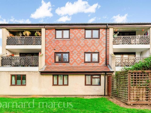 Flat for sale in London Borough of Merton, Greater London
