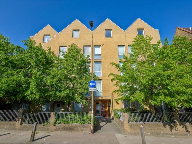 Flat for sale in Glyndon, Plumstead