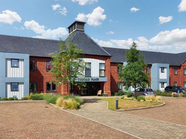 Flat for sale in Chelmondiston, Suffolk