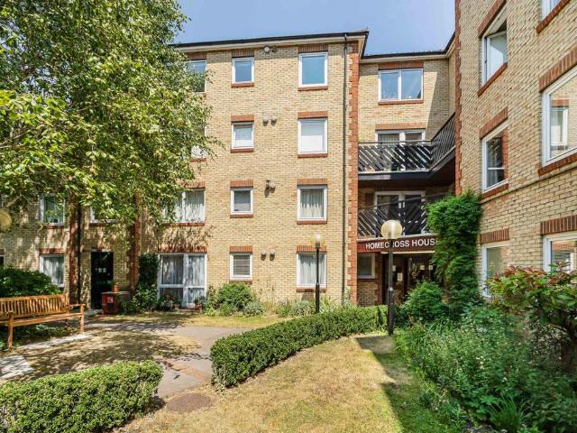 Flat for sale in London Borough of Hounslow, Greater London
