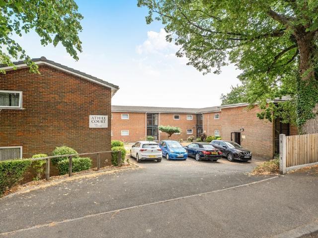 Flat for sale in Sevenoaks, The Butts