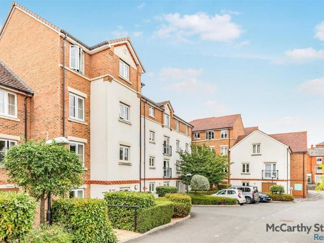 Flat for sale in Rushden
