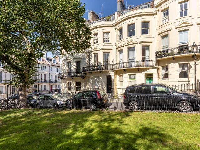 Flat for sale in Brunswick, Brighton