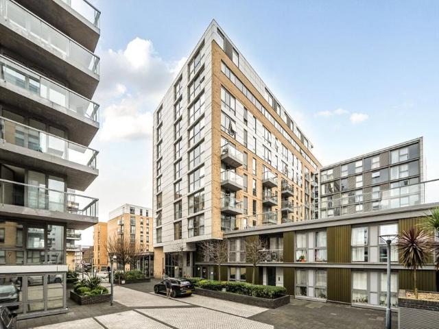 Flat for sale in Greenwich Town Centre, Greater London