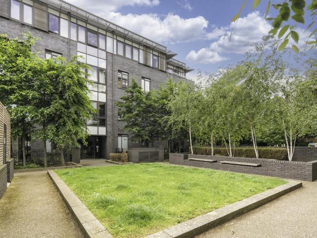 Flat for sale in St. John's Wood, Greater London