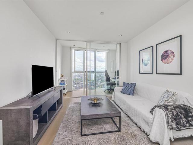 Flat for sale in London Borough of Lambeth, Greater London