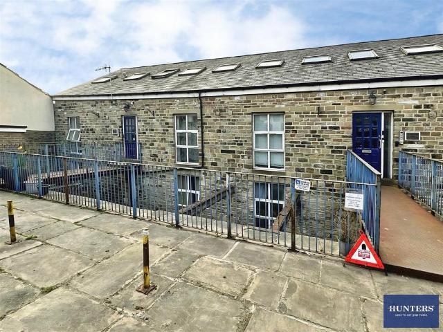 Flat for sale in Sowerby Bridge, Calderdale
