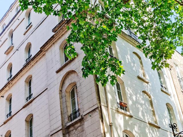 Flat for sale in Victoria, Greater London