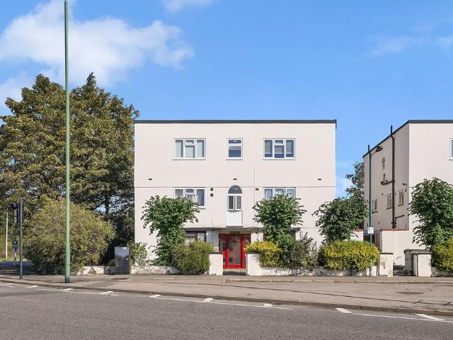 Flat for sale in Leytonstone, Greater London