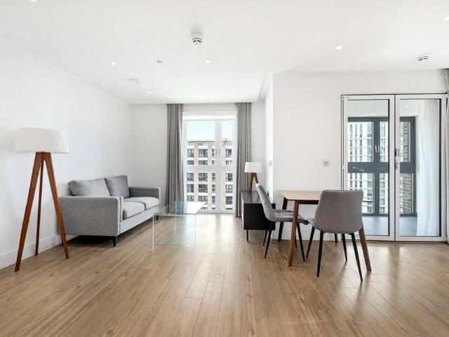 Flat for sale in St. George in the East, Whitechapel