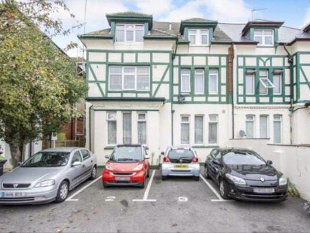 Flat for sale in Lansdowne, Springbourne
