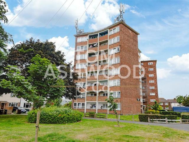 Flat for sale in Barking, Thames View