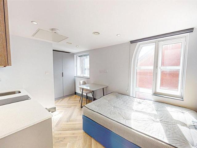 Flat for sale in Georgia, Greater Manchester