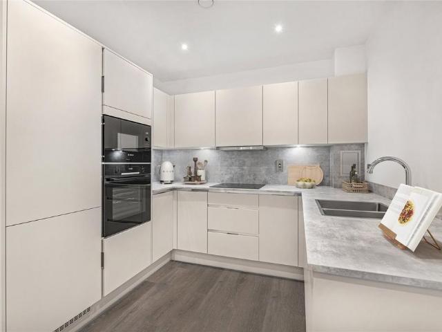 Flat for sale in Watford Rural, Batchworth