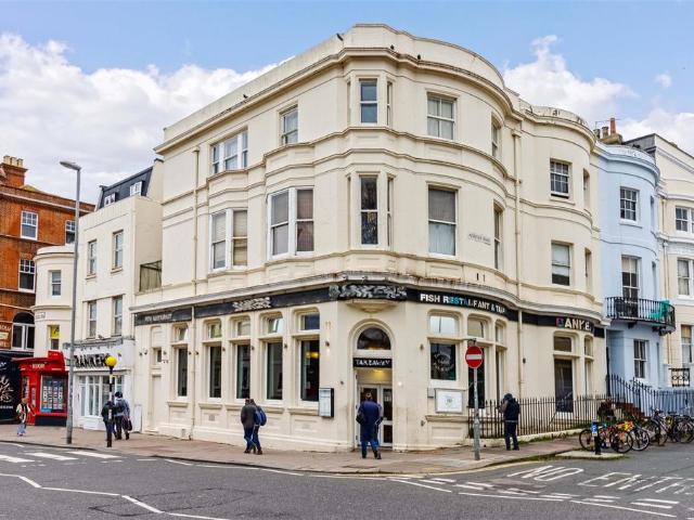 Flat for sale in Brunswick