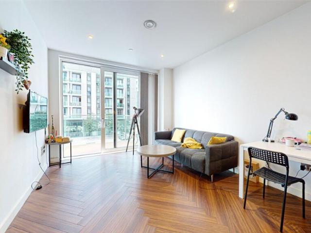 Flat for sale in MediaCityUK, Salford