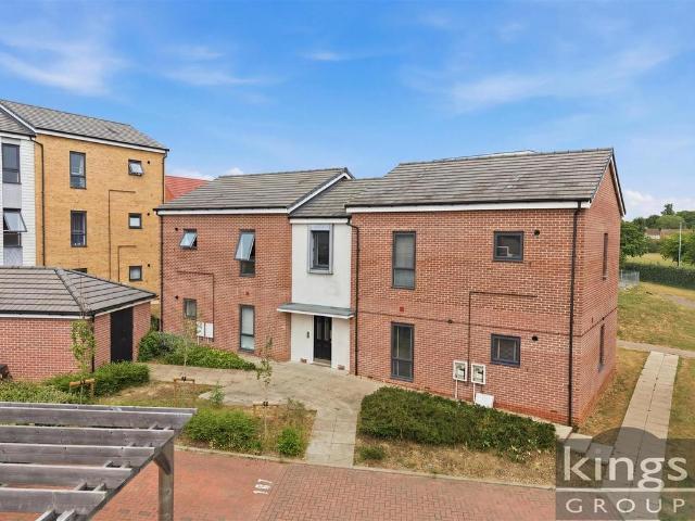 Flat for sale in Harlow, Essex