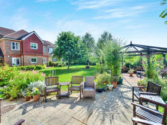 Flat for sale in Brackley, Northamptonshire
