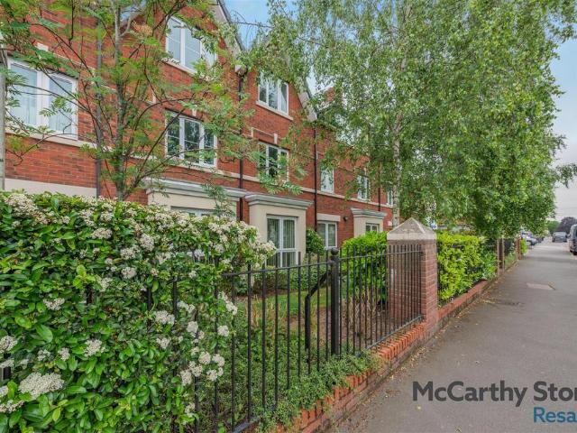 Flat for sale in Sutton Coldfield, West Midlands