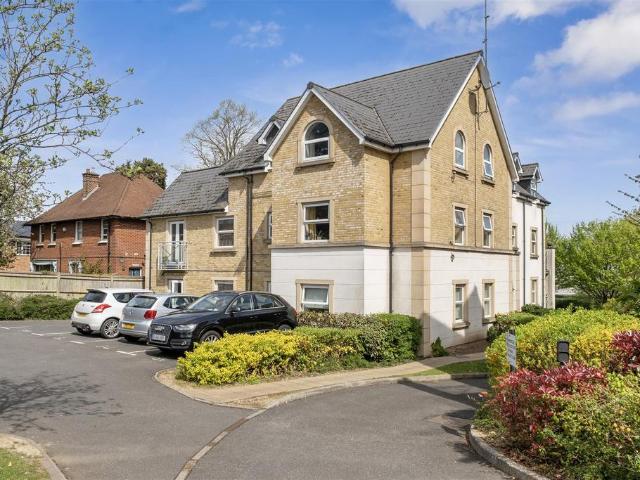 Flat for sale in Allington, Maidstone