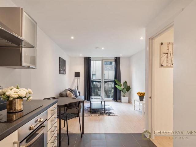Flat for sale in Pimlico, Greater London