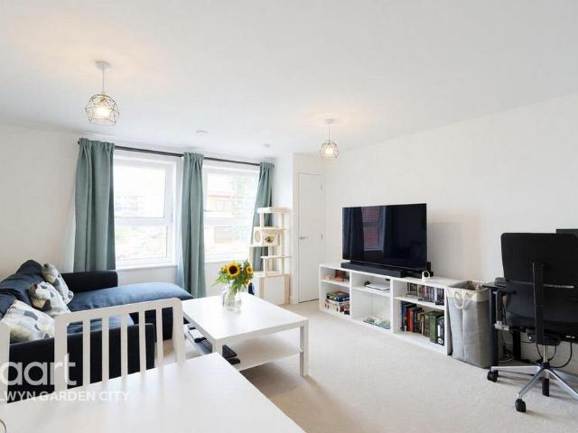 Flat for sale in Welwyn Garden City, Welwyn Hatfield