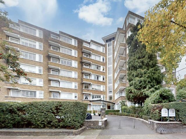 Flat for sale in St. John's Wood, Greater London