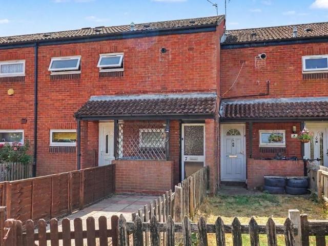 Flat for sale in Blackhills, Surrey