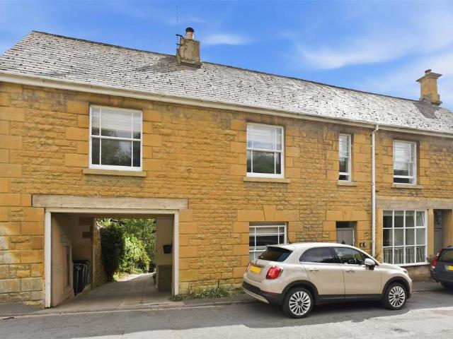Flat for sale in Fossebridge, Gloucestershire