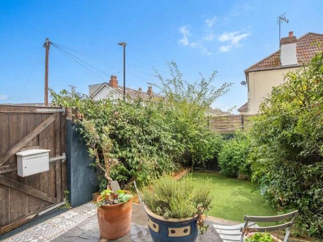 Flat for sale in Feckenham, City Of Bristol