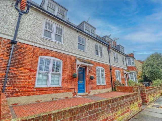 Flat for sale in Frinton and Walton, Dale Hill