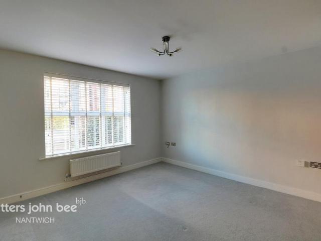 Flat for sale in Kingsbourne, Nantwich