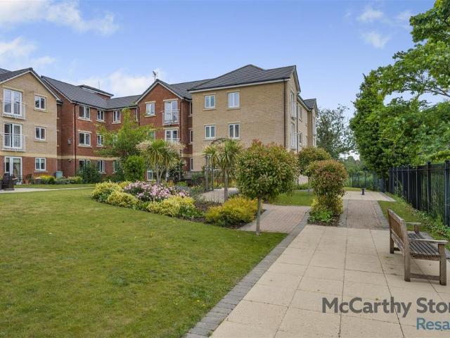 Flat for sale in Stoke, Ipswich