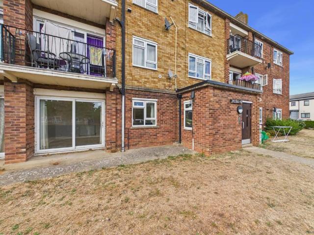 Flat for sale in Berechurch, Fordham Heath