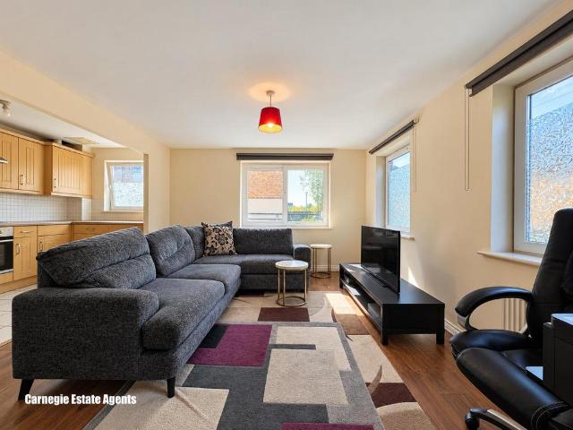 Flat for sale in Stanborough, Welwyn Hatfield