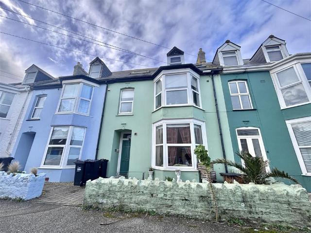 Flat for sale in Newquay, Cornwall