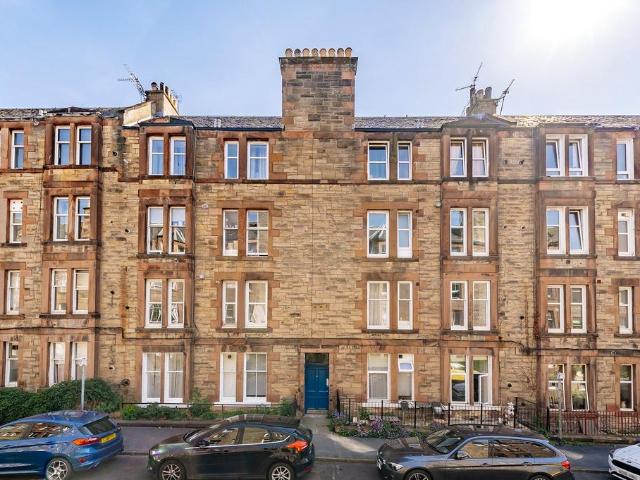 Flat for sale in Morningside, Scotland