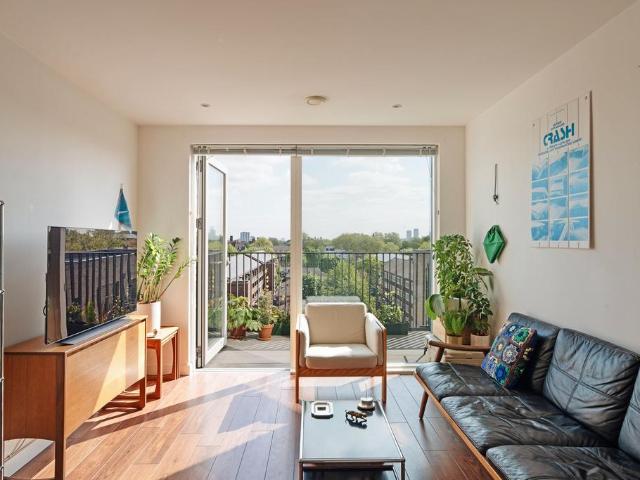 Flat for sale in Clapton, Lower Clapton