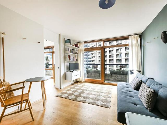 Flat for sale in Lyons, Greater London