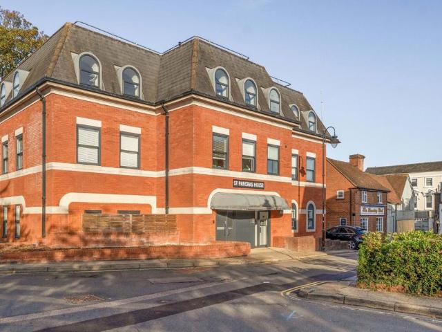 Flat for sale in Basingstoke, Basingstoke and Deane